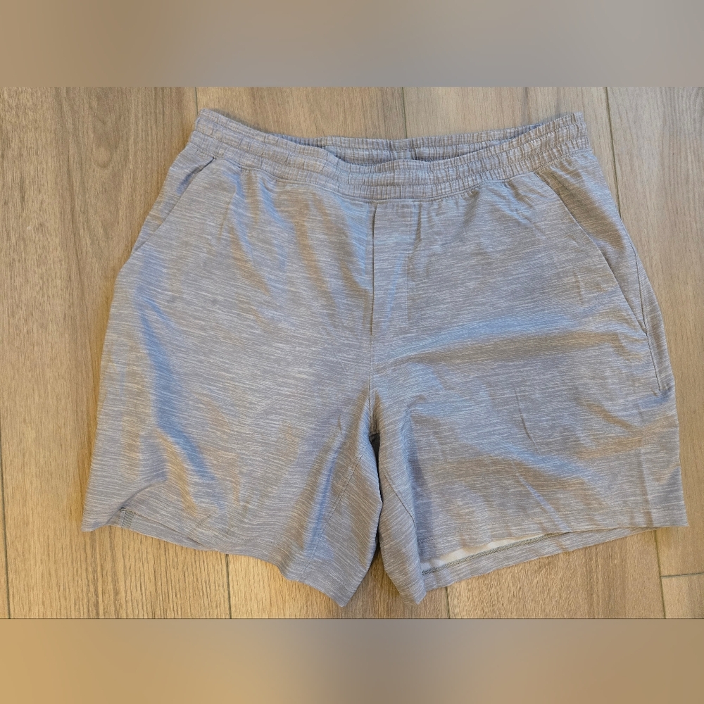 Lululemon Mens Pace Breaker Shorts. Size XL